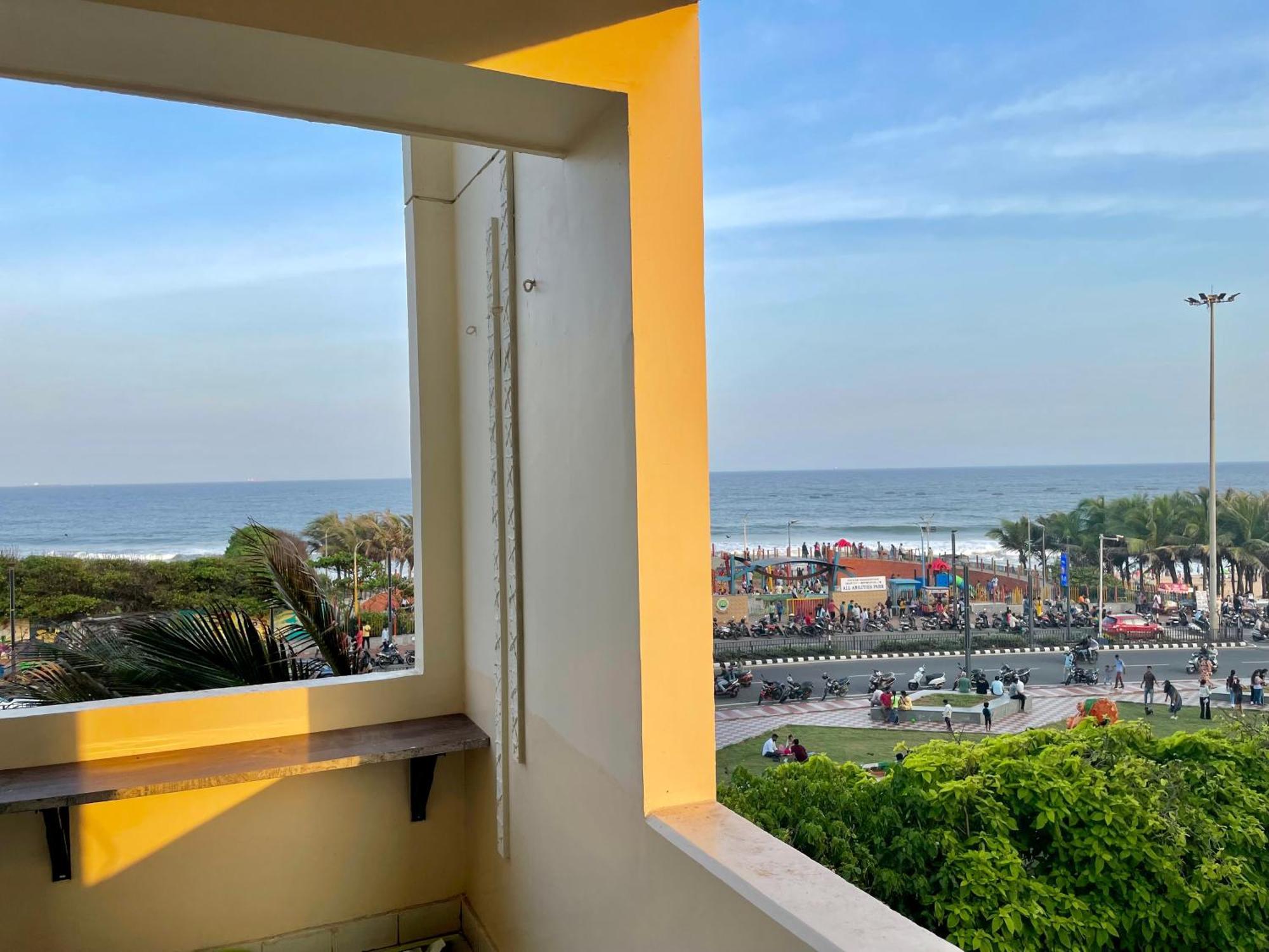 Ocean'S Edge Appartement Visakhapatnam Buitenkant foto